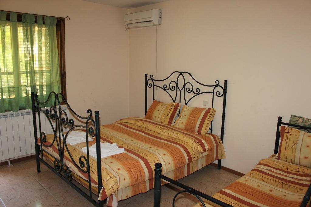 Guest House Chinarite Sandanski Habitación foto